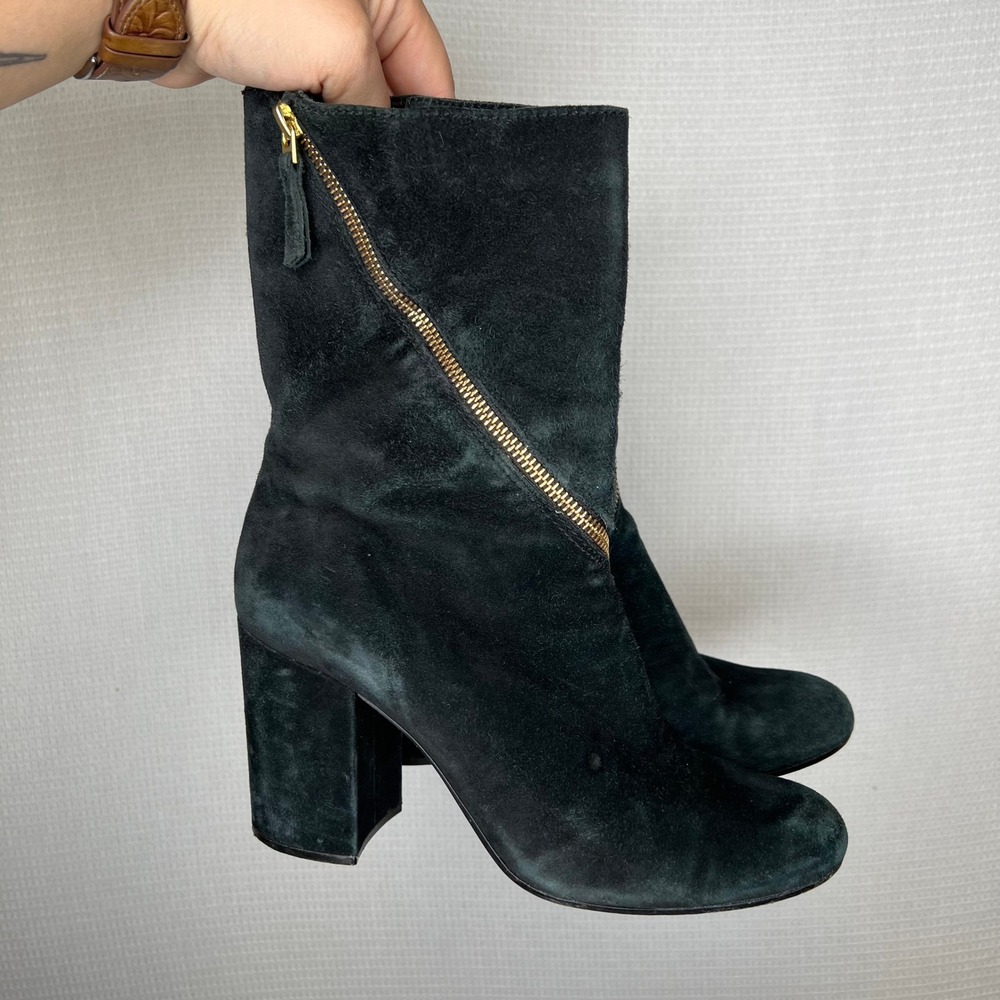 Vince Camuto Black Suede Ankle Boots Gold Zipper Block‎ Heel Size 10 / 40